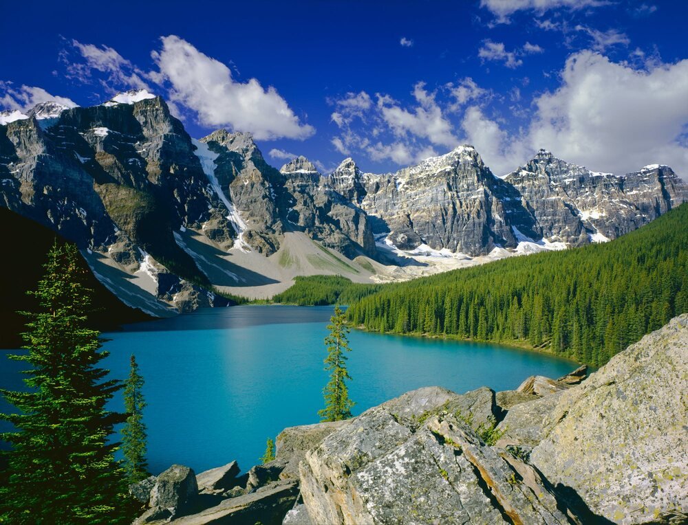 Read more about the article 10 Must-Visit Natural Wonders In Canada