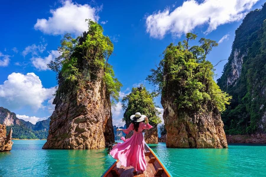 Read more about the article Indonesia: A Guide To The Most Stunning Islands And Beaches