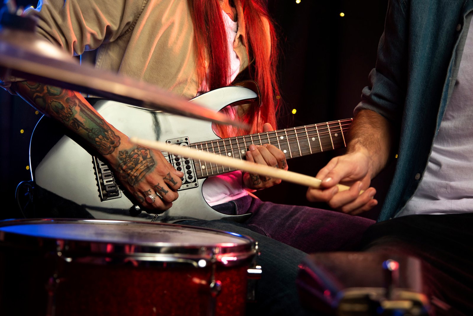 Read more about the article From Jazz to Rock: Top Live Music Venues Around the World
