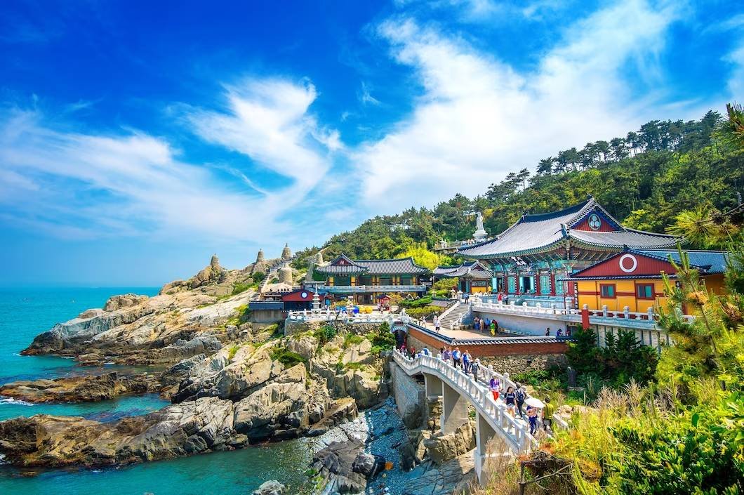 Read more about the article From Seoul to Jeju Island: A Journey Through South Korea’s Most Beautiful Places