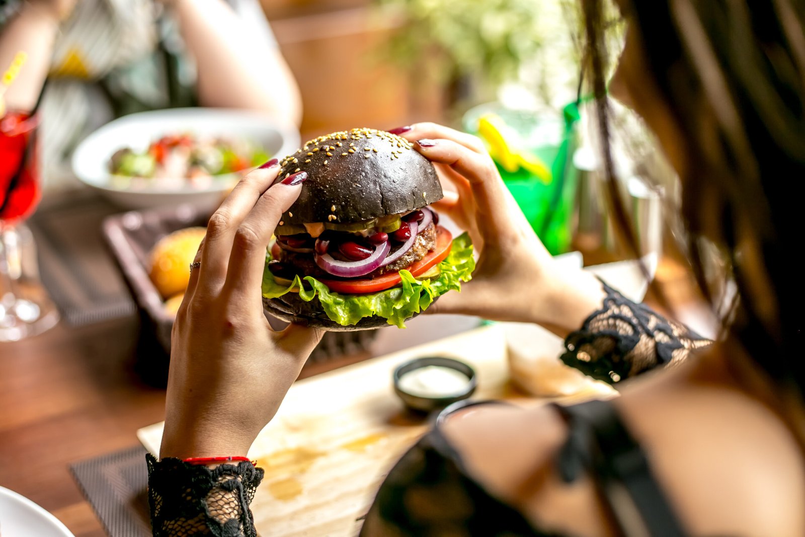 Read more about the article Burgers, BBQ, and Beyond: A Foodie’s Guide to American Cuisine