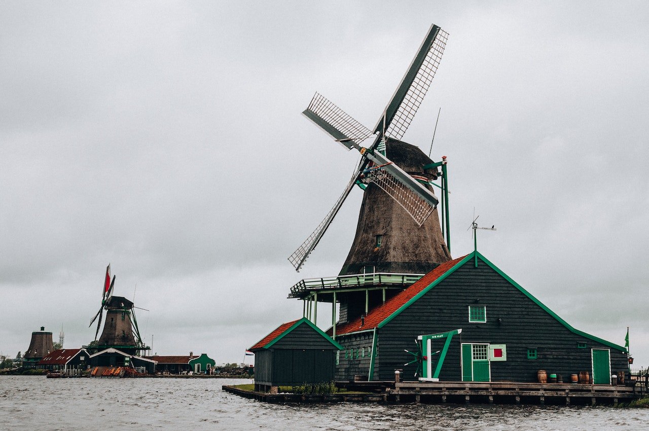 Read more about the article Discover The Delights Of The Netherlands: A Travel Guide
